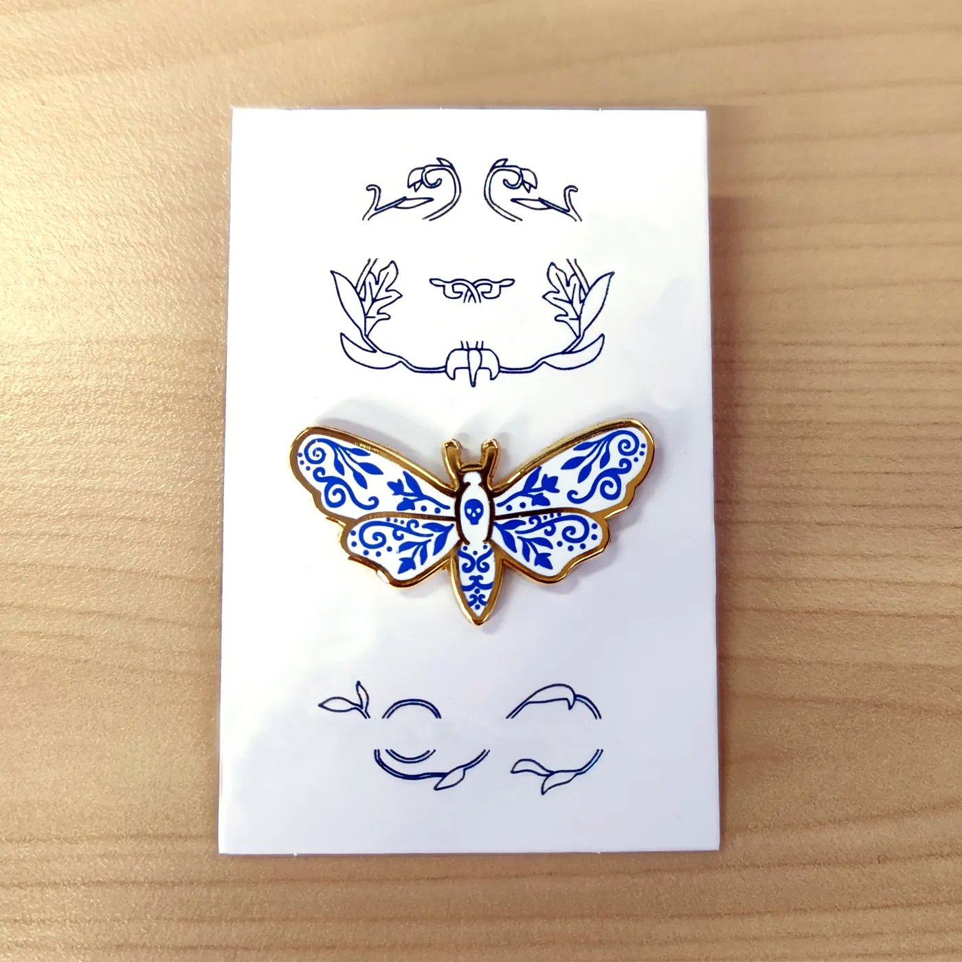 Broches de bijoux en émail bleu avec carte de support