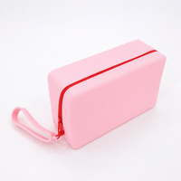 Pochette de maquillage de plage en silicone écologique brillante personnalisée avec logo, grande capacité, résistante à l'eau, pour soins de la peau et cosmétiques, vente en gros