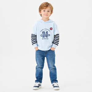 <span class=keywords><strong>Sweat</strong></span>-shirt à capuche 2-en-1 pour enfants MZJ, effet superposé, manches rayées, en mélange polyester-coton, motif universitaire, anti-plis - Product Image 2