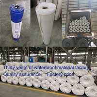 HDPE Bütil Kauçuk Kendinden Yapışkanlı Asfalt Bazlı Olmayan Hava Bariyeri Buhar Geçirgen Rulo Polimer Önceden Yerleştirilmiş Su Geçirmez Nefes Alabilen