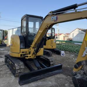 Excavadora Usada de Marca Japonesa de Primera Calidad, Modelo 303.5E, Mini Excavadora de 3.5 Toneladas, Pocas Horas de Trabajo, Motor y Transmisión con Certificación EPA y CE, 1 Año de Garantía - Product Image 1