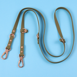 Correas recubiertas de lujo para mascotas largas manos libres sólidas personalizadas ajustables PVC impermeable doble dos Clip PVC correa para perros 4 en 1 - Product Image 3