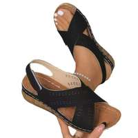 Sandales compensées d'extérieur pour femmes, vente en gros d'usine, semelle épaisse en caoutchouc, lanières perforées croisées, chaussures décontractées d'été