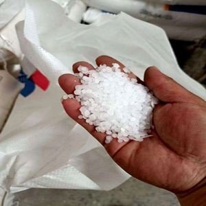 Parafina completamente refinada sólida a granel de grado industrial 58-60 para la fabricación de velas al por mayor CAS 8002-7402 - Product Image 2