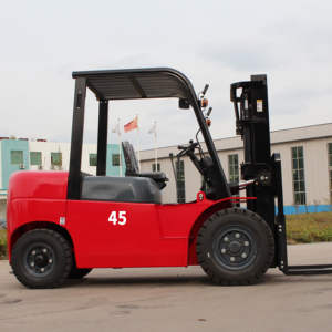 Una carretilla elevadora diésel de servicio pesado de <span class=keywords><strong>10</strong></span> toneladas, equipada con un motor Chaocai, un mástil de 3 metros de dos etapas y una hidráulica de 1,52 metros - Product Image 2