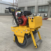 Main Mini Compacteur Route Rouleau Machine Marche Double Tambour Rouleau 1 Tonne Asphalte Chine