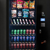 Distributeur automatique de snacks et de boissons grande capacité, paiement sans espèces MDB, gestion intelligente à distance via le cloud