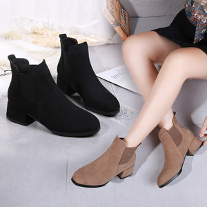 Cheville chaussures mode style britannique fond épais bottes décontractées pour femmes 2022 conception couleur unie nouveau hiver <span class=keywords><strong>pas</strong></span> <span class=keywords><strong>cher</strong></span> <span class=keywords><strong>chelsea</strong></span> bottes - Product Image 1