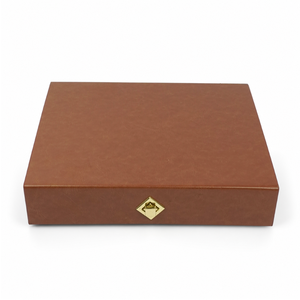 Caja de Regalo de Cuero PU Premium con Logotipo Personalizado, Cierre Metálico, Estilo Libro Rígido, Empaque de Regalo Corporativo, Fabricante OEM - Product Image 1
