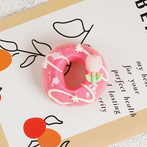 Porte-clés mini-donuts multicolores en PVC exclusifs, idéaux pour l'affichage, les cadeaux, les accessoires de photographie et comme pièce décorative unique. - Product Image 6
