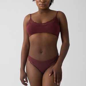 Set Lingerie Donna Leggero Effetto Seconda Pelle Senza Imbottitura Senza Ferretto con Bordo in <span class=keywords><strong>Pizzo</strong></span>, <span class=keywords><strong>Bralette</strong></span> a Collo Tondo e Slip Coordinati - Product Image 5