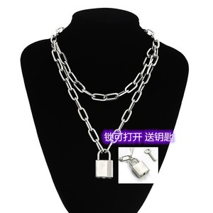 สร้อยคอจี้ล็อคสแตนเลสสองชั้น รูปทรงเรขาคณิต สไตล์พังก์ ฮิปฮอป พร้อมโซ่คล้องเสื้อ สีเงิน - Product Image 1