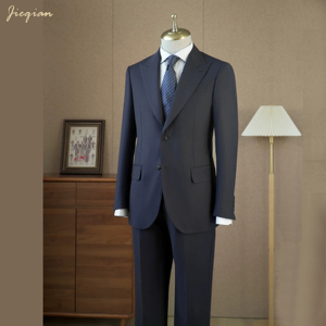 <span class=keywords><strong>Costume</strong></span> deux pièces ajusté bleu foncé Jieqian pour <span class=keywords><strong>homme</strong></span>, options en mélange de laine et en tissu de laine, <span class=keywords><strong>costume</strong></span> de <span class=keywords><strong>mariage</strong></span> <span class=keywords><strong>sur</strong></span> <span class=keywords><strong>mesure</strong></span>, OEM ODM MOQ 1 ensemble - Product Image 1