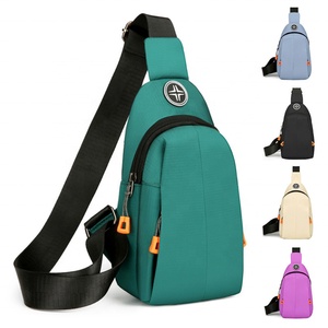 Riñonera de moda 2025 OEM de fábrica con correa ajustable para teléfono y dinero, bolso de cintura informal de viaje con logotipo personalizado para hombres y mujeres - Product Image 1