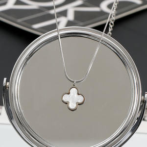 Último símbolo minimalista Adorable regalo Idea suministros colgante delicado collar de acero de titanio dorado para mujeres ajuste al por mayor - Product Image 6