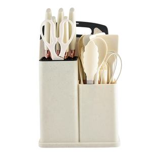 طقم أدوات مطبخ عالي الجودة من 19 قطعة بوزن 1680 جرام، أواني طهي من السيليكون بمقبض خشبي لمستلزمات الطبخ المنزلي - Product Image 5