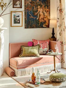 Canapé Chaise Longue Yicheng en Velours Rose Style Vintage Français avec Pompons, Idéal pour Maisons d'Hôtes Design – En Vente - Product Image 4