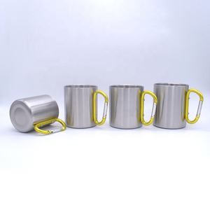 Taza de acero inoxidable personalizable con asa de sublimación, mosquetón de metal para acampada - Product Image 2