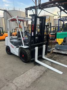 Chariot élévateur diesel d'occasion TCM FD25T3, capacité de 3 tonnes, haute efficacité, chariot élévateur lourd pour utilisation en entrepôt - Product Image 2