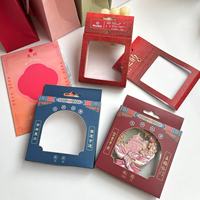 Carte postale boîte-cadeau commémorative Transparent réfrigérateur autocollant suspendu emballage papier Pvc boîte d'emballage en plastique