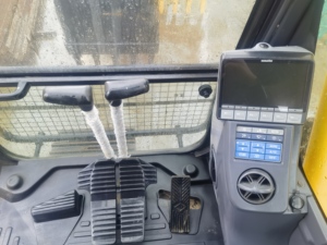 รถขุดมือสอง Komatsu PC200-8 พร้อมเกียร์ ปั๊ม แบริ่ง และมอเตอร์-20 ตัน กำลัง 113 กิโลวัตต์ ขายดี - Product Image 6