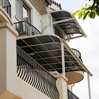 Auvent de terrasse moderne en alliage d'aluminium pour extérieur, style fixe, protection contre la pluie avec isolation thermique et moustiquaire magnétique pour villa