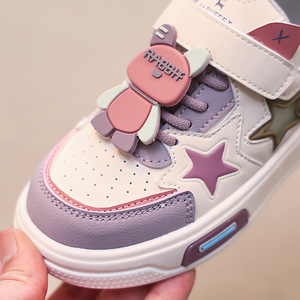 <span class=keywords><strong>Zapatillas</strong></span> de Deporte para Niñas, Antideslizantes, con Suela Blanda, Bonitas <span class=keywords><strong>Zapatillas</strong></span> <span class=keywords><strong>Deportivas</strong></span> Planas con Decoración 3D, Divertidas <span class=keywords><strong>Zapatillas</strong></span> Casuales - Product Image 4