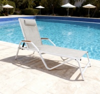 Chaise longue de relaxation moderne en aluminium métallique pour l'extérieur, pliable, portable, avec accoudoirs, pour la plage, le camping et le soleil