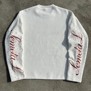 <span class=keywords><strong>T</strong></span>-<span class=keywords><strong>shirt</strong></span> court gaufré 100 % coton coupe carrée, <span class=keywords><strong>T</strong></span>-shirts personnalisés imprimés avec strass, chemises à manches longues <span class=keywords><strong>oversize</strong></span> de créateur pour hommes - Product Image 2
