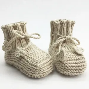 Y-Z Wholesale custom design logo supplier cotton hand knitted fashion cheap baby booties newborn shoes socks