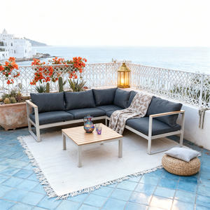 Ensemble de bar d'extérieur Coastal 5 pièces avec structure en aluminium, coussins personnalisables et table à plateau en bois pour maison de plage et terrasse - Product Image 1