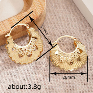 Orecchini a polsino a cuore cavo per donna, stile etnico, accessori per l'orecchio da indossare tutti i giorni - Product Image 4