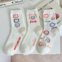 Chaussettes en gros pour femmes, nouvelle collection automne, épaisses, style universitaire, motif dessin animé, lettres et petit ours