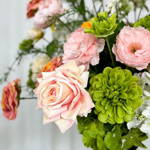 Arrangement floral artificiel moderne et réaliste en soie orange et rose pour décoration de panneau de bienvenue de mariage en extérieur - Product Image 4