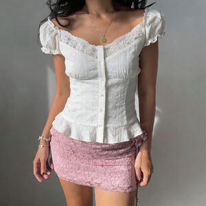 Camiseta de punto con cuello en V y encaje para mujer, diseño plisado con mangas abullonadas, informal, a la moda, para verano - Product Image 4