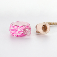 Diffuseur de parfum pour voiture en verre transparent/couleur, forme ronde, 10 ml, avec logo personnalisé, bouchon en bois et joint à vis.