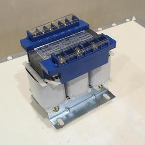 Hoogwaardige SBK-2000VA/2KW droge isolatietransformator, driefasig, laagspanning 380V naar 220V, step-up/step-down - Product Image 1