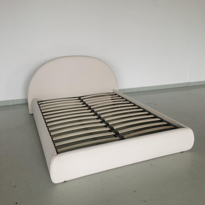 Lit plateforme rembourré en bouclette avec coins arrondis et tête de lit ronde, idéal pour les projets hôteliers et e-commerce – Offre Spéciale - Product Image 2
