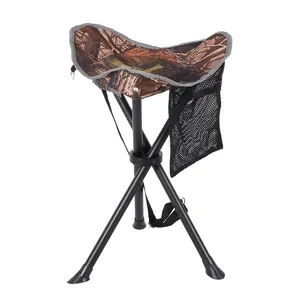 كرسي صيد سهل الحمل وقابل للطي مع حقيبة جانبية من مصنع Oeytree كرسي التخييم في الهواء الطلق الأفضل مبيعًا بالجملة
