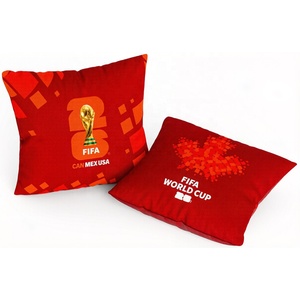 Coussin carré <span class=keywords><strong>de</strong></span> la <span class=keywords><strong>Coupe</strong></span> <span class=keywords><strong>du</strong></span> <span class=keywords><strong>Monde</strong></span> FIFA 2026 au Canada, motif feuille d'érable rouge, doux, pour la décoration <span class=keywords><strong>de</strong></span> la maison, <span class=keywords><strong>du</strong></span> salon, <span class=keywords><strong>du</strong></span> home cinéma et des bars sportifs - Product Image 1