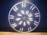 Réflecteurs de rayons de vélo 360° °   Clips de sécurité réfléchissants pour rayons de vélo (convient aux diamètres de 1,8 à 2,4 mm)