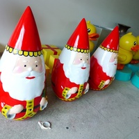 Tropfenförmige Glasfaser-Skulptur Lebendige Handbemalte FRP-Weihnachtsdekoration für Feiertagsausstellungen
