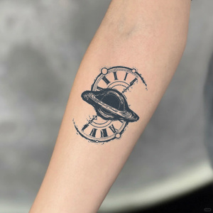 Planète et <span class=keywords><strong>horloge</strong></span> <span class=keywords><strong>tatouage</strong></span> temporaire <span class=keywords><strong>tatouage</strong></span> semi-permanent étanche dure 2 semaines <span class=keywords><strong>tatouage</strong></span> réaliste à base de plantes pour le corps du bras - Product Image 4