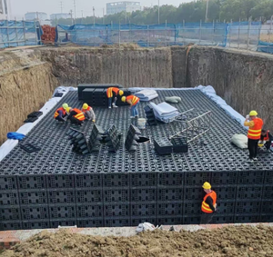 Réservoir modulaire pour l'infiltration et le stockage des eaux souterraines des zones de stationnement des églises-cathédrales, enveloppé de géotextile non tissé, à vendre - Product Image 5