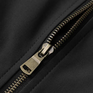 เสื้อแจ็คเก็ตดาวน์ดีไซน์ใหม่ปี 2026 คุณภาพสูง ผลิตตามสั่ง เนื้อผ้าบางเบา บรรจุขนเป็ด เหมาะสำหรับล่าสัตว์ในฤดูหนาวสำหรับผู้ชาย - Product Image 5