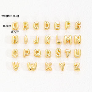 Vente en gros de collier à breloques de l'alphabet initial en cuivre plaqué or 18 carats pour filles, lettre à bulles mignonne et délicate avec chaîne à maillons - Product Image 6