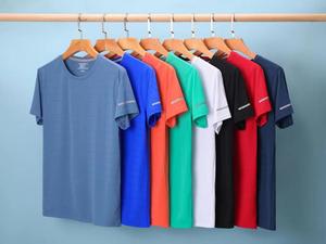Camiseta deportiva ajustada transpirable de marca personalizada para correr, absorbente y cómoda para el ejercicio de verano - Product Image 3
