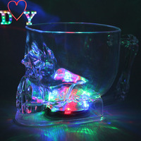 Chope à bière lumineuse LED, verre à vodka, whisky, cocktail, tasse à boisson changeante de couleur, boisson de fête, liquide clignotant, Halloween, IP44, 3 piles LR44