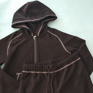 Conjunto de Dos Piezas de Punto Waffle para Mujer con Logotipo Personalizado, Top Corto de Manga Larga, Sudadera con Cremallera y Pantalones Anchos Acampanados - Product Image 3