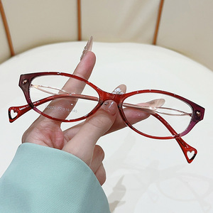 แฟชั่นเรโทรแคทอายแว่นตาสำหรับผู้ใหญ่ G6024 เลนส์ใสสีแดงใบหน้ารูปไข่ผู้หญิงน้ำหนักเบาแว่นอ่านหนังสือตกแต่ง - Product Image 1